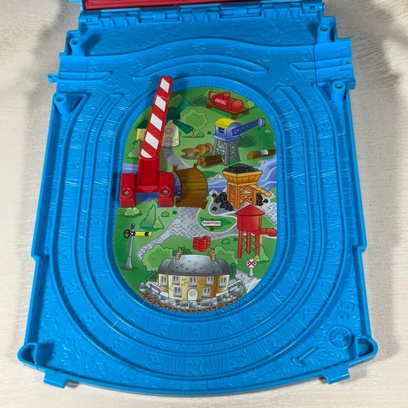 2009 Thomas the Tank Engine Take a Long Train Carrying Case - Picture 5 of 11